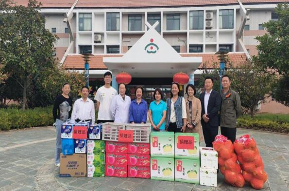 传递正能量男生插进女生骚视频丨房产集团天晨公司慰问武汉儿童福...